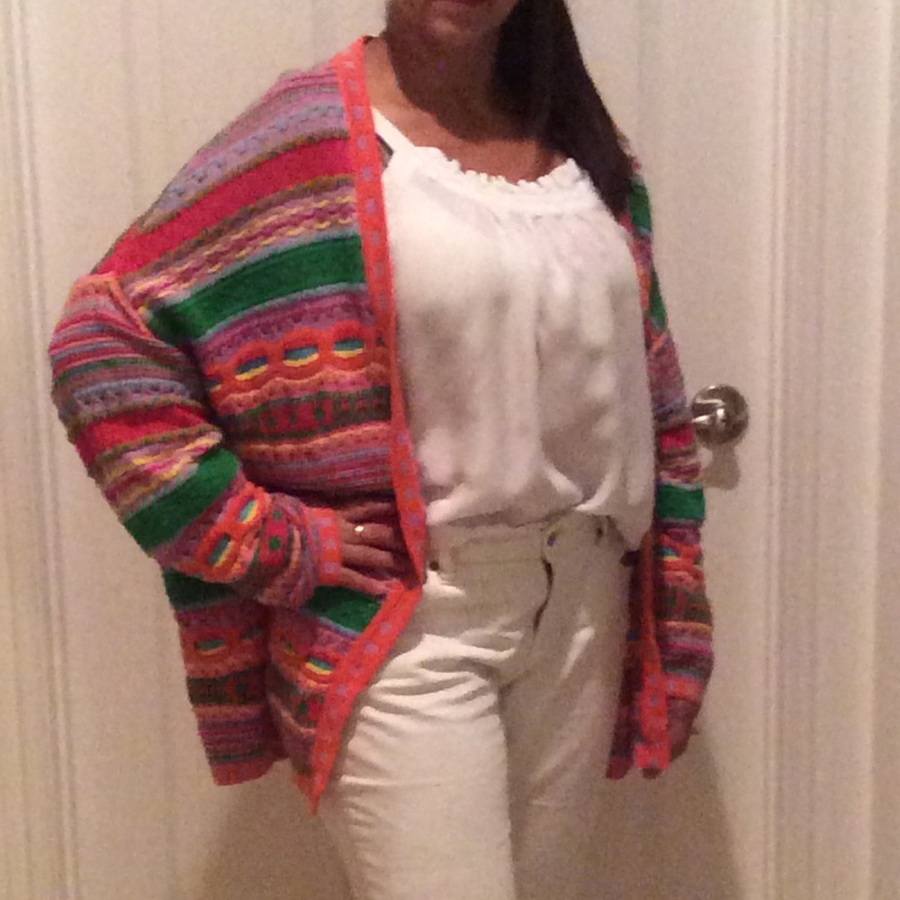 Beautiful multicolor cardigan.